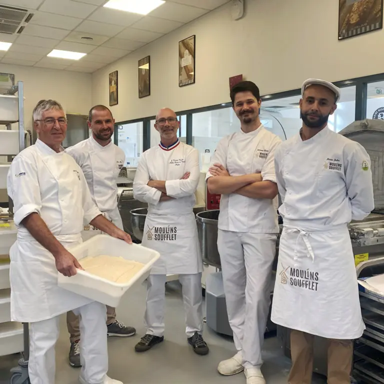 Photo de l'équipe de R&D de boulangerie d'Episens et Jean-François Fayolle