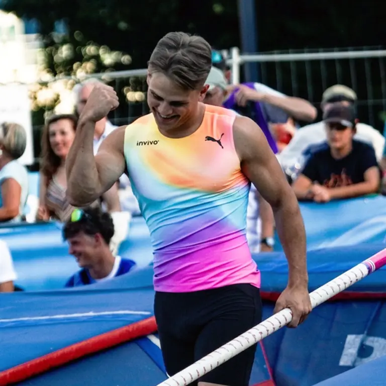 Thibaut Collet, specialiste du saut à la perche